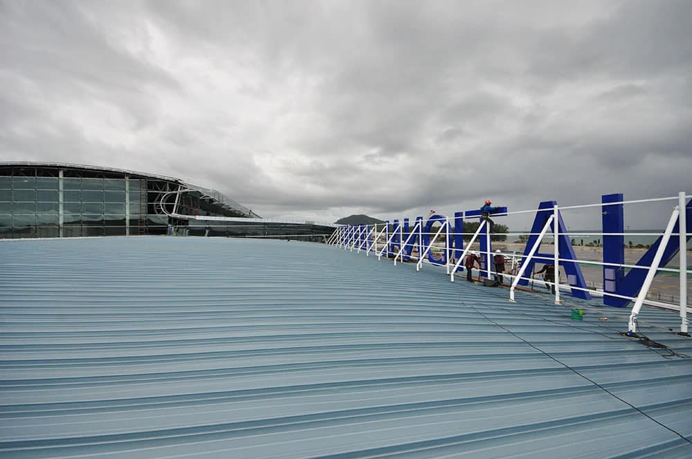 ตัวอย่างหลังคาเมทัลชีท LYSAGHT® ULTIMA HI-RIB®
