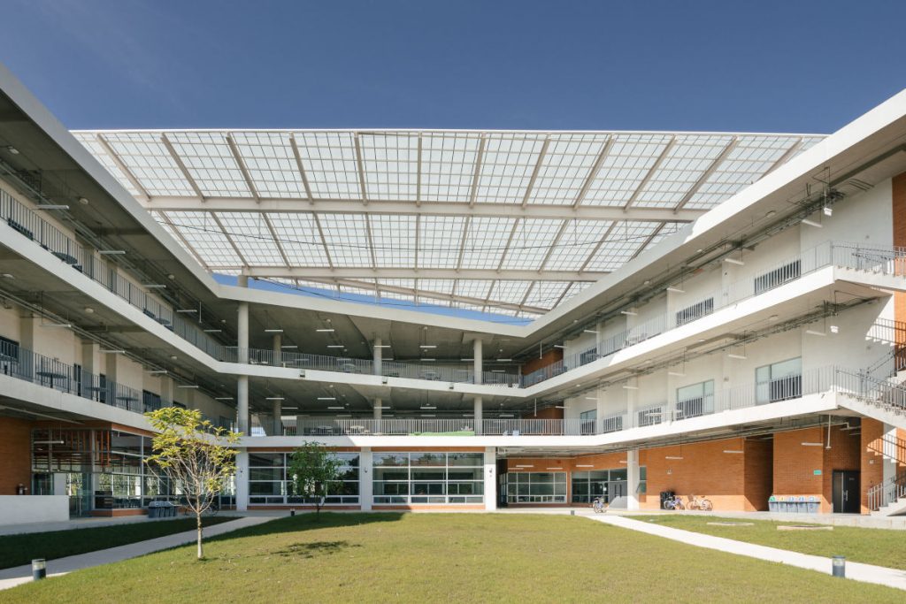 หลังคาเมทัลชีท โรงเรียนกำเนิดวิทย์